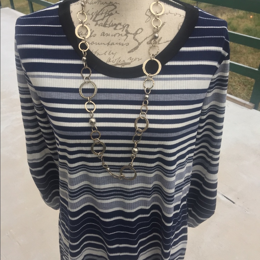 “❄️”5🌟’s x3 Navy & White Stripe Top - Picture 3 of 8